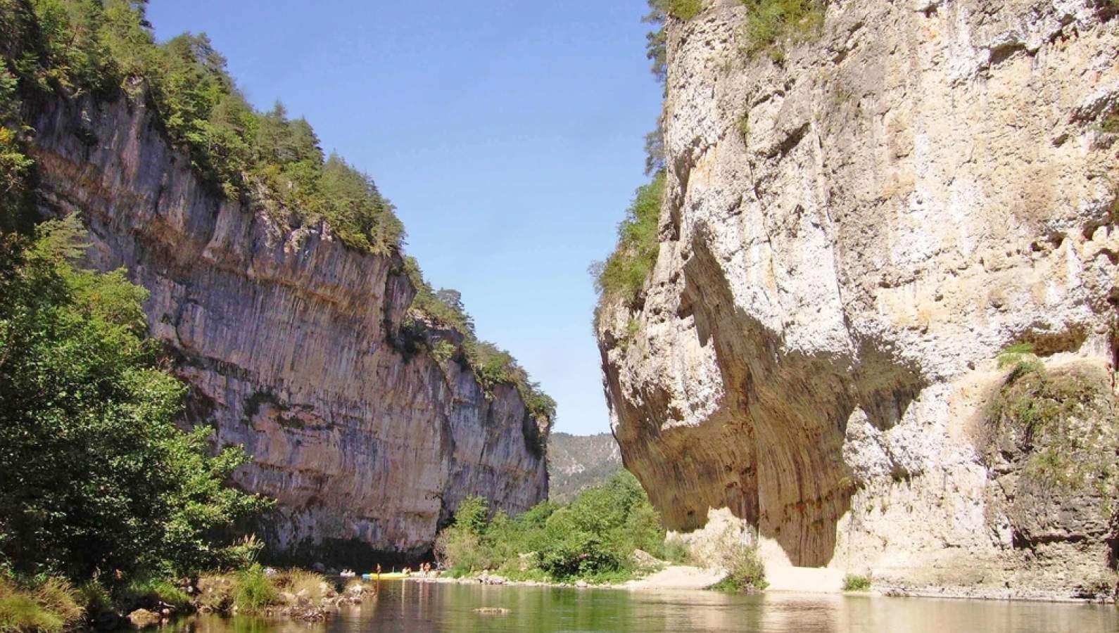 Une journée inoubliable à la Canourgue et au Golf des Gorges du Tarn