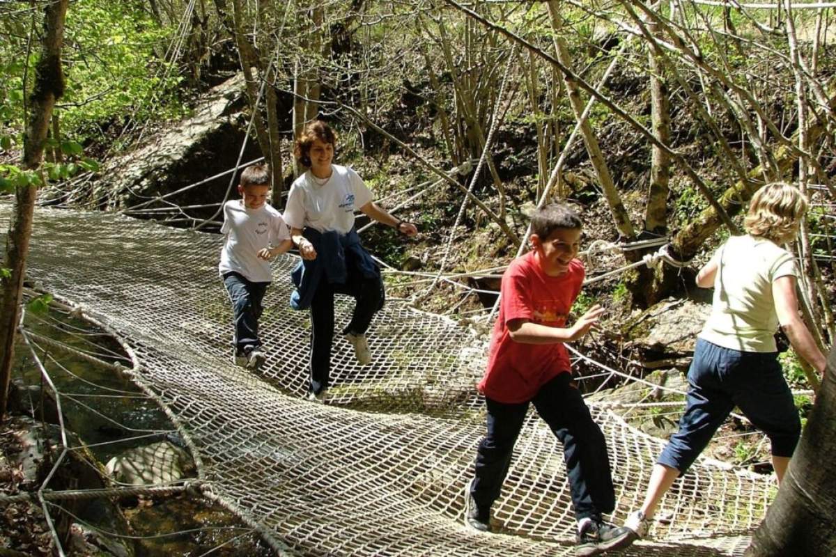 Le Vallon du Villaret : l'expérience insolite qui mêle art, jeu et nature
